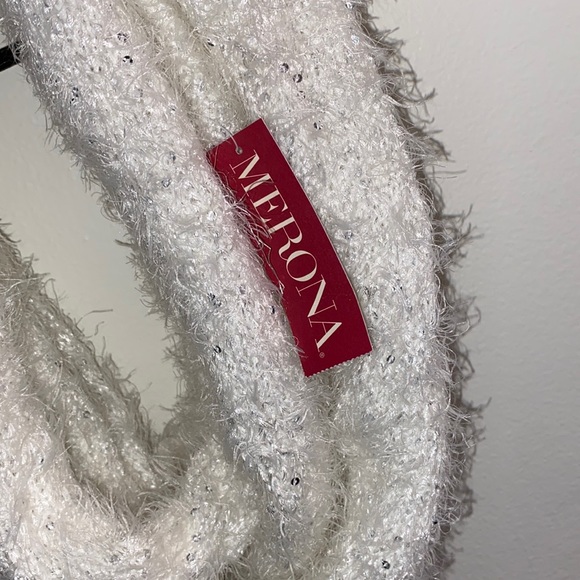 Scarf - Picture 2 of 5